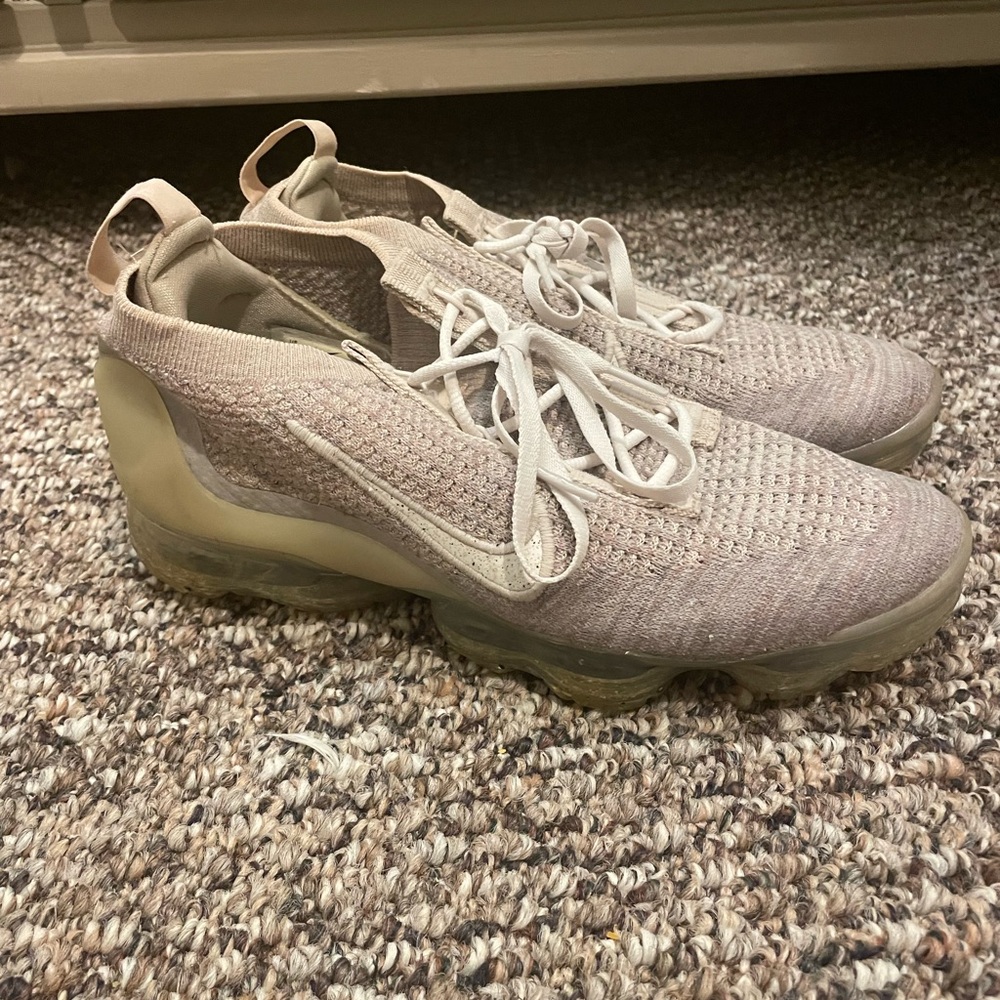 Nike Women's Sneakers in Beige and Cream